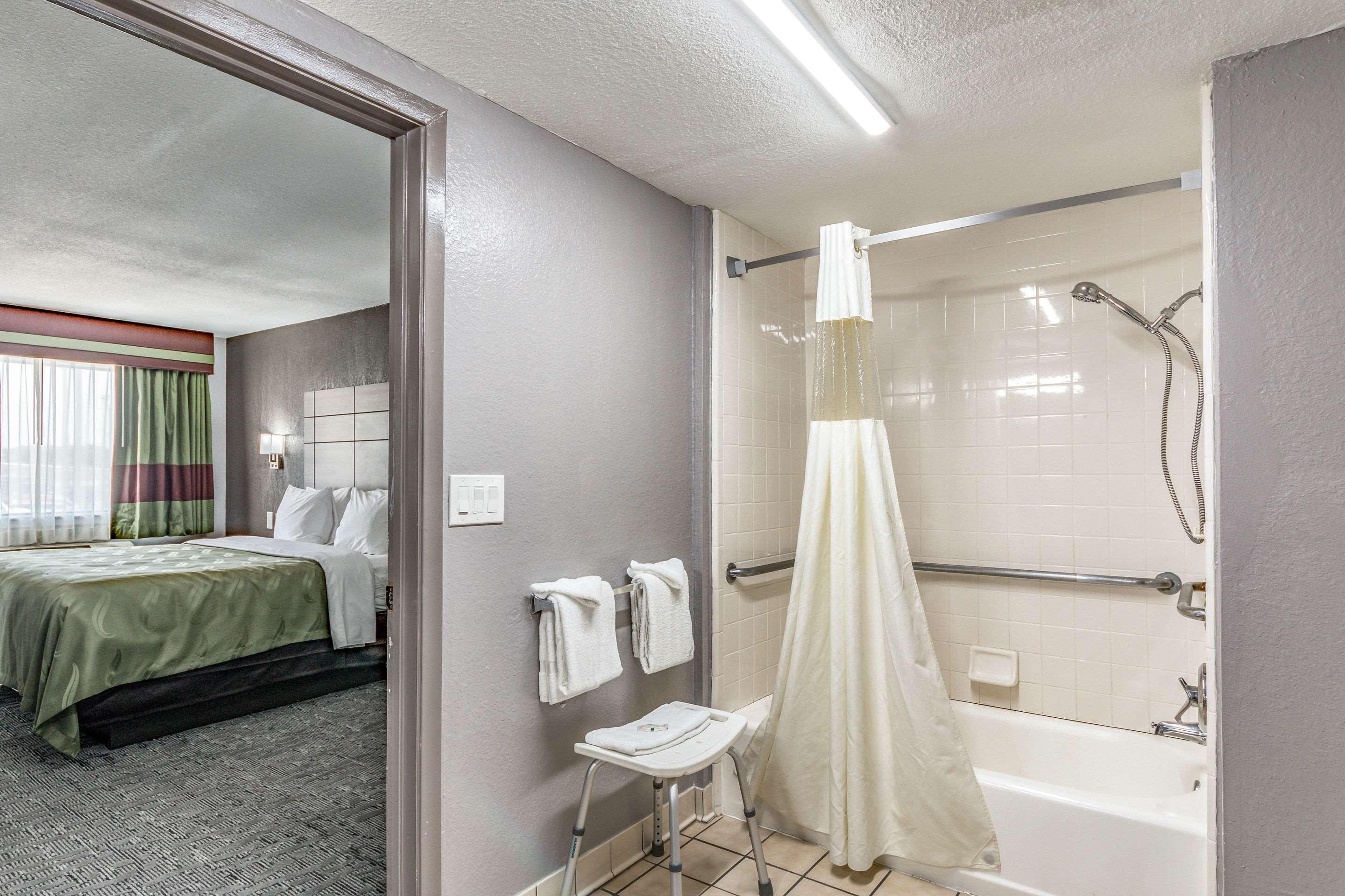 סן אנטוניו Quality Inn I-10 East Near Frost Bank Center מראה חיצוני תמונה