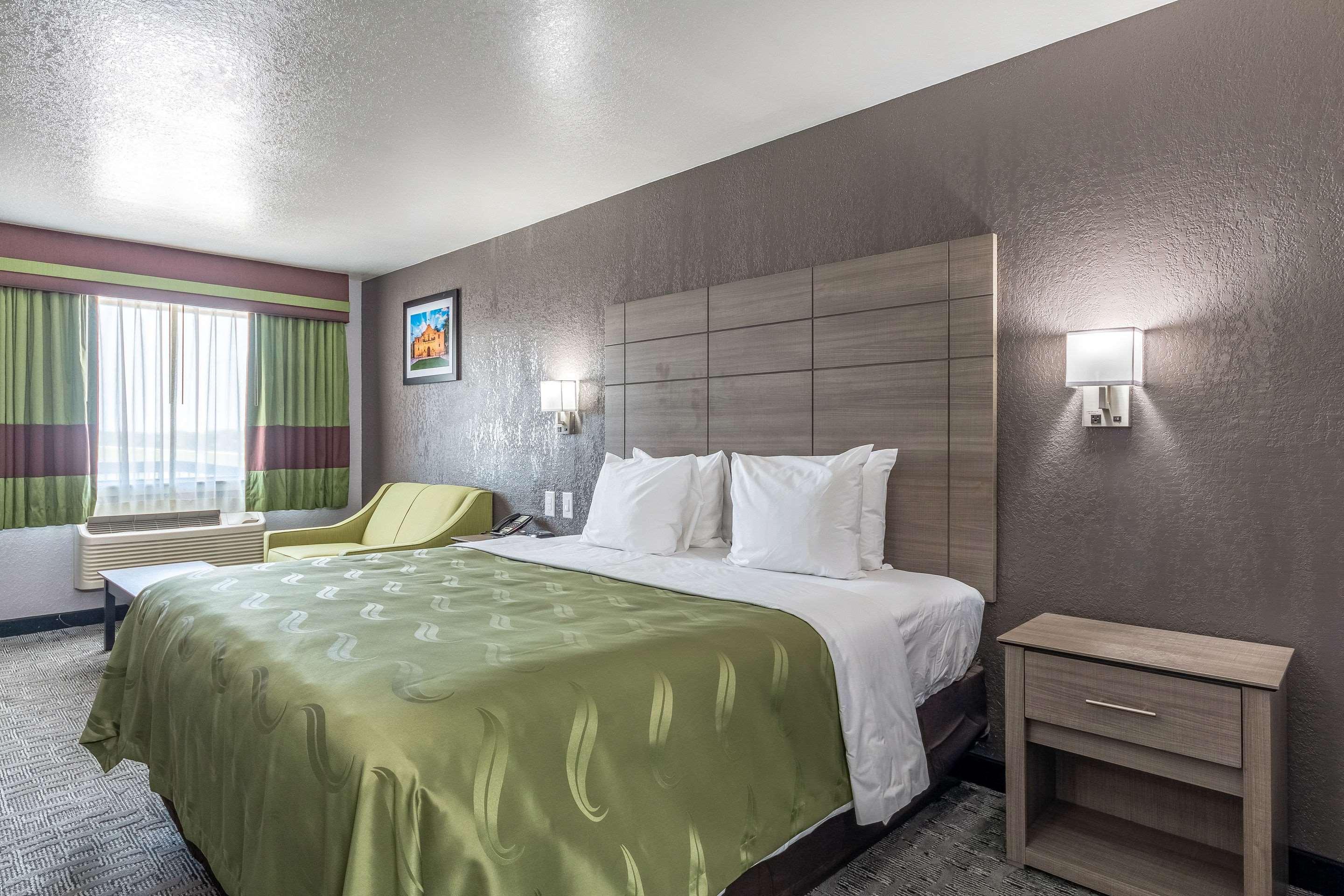 סן אנטוניו Quality Inn I-10 East Near Frost Bank Center מראה חיצוני תמונה